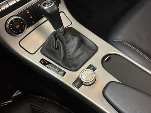 Used 2013 Mercedes-Benz SLK 350 image 22