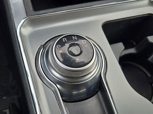 Used 2022 Ford Edge Titanium image 23