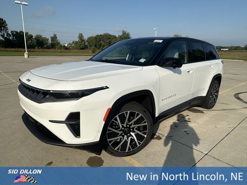 New 2025 Jeep Wagoneer Limited image 1