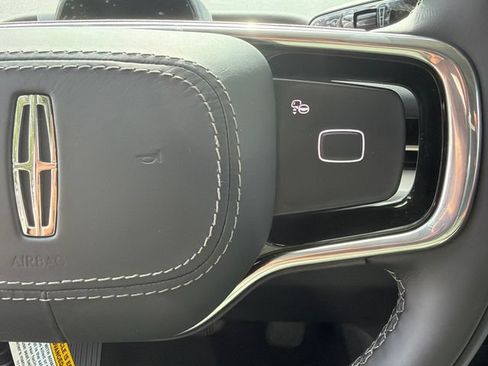New 2027 Lincoln Navigator Premiere RWD image 31