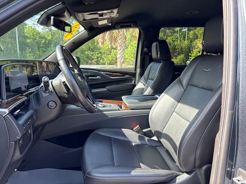 Used 2021 Cadillac Escalade Luxury AWD/4WD image 6
