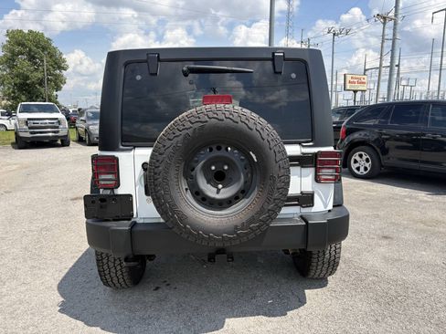 Used 2018 Jeep Wrangler Unlimited Sport S AWD/4WD image 9