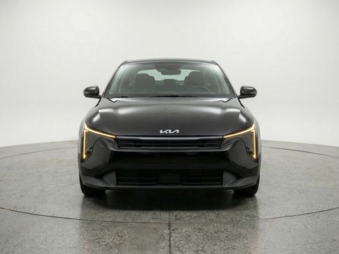 Used 2025 Kia K4 LXS FWD image 2
