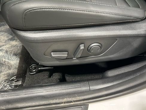 New 2026 Kia Sportage SX image 9