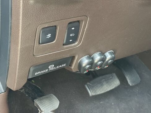 Used 2022 Ford F350 King Ranch w/ Tremor Off-Road Package AWD/4WD image 27