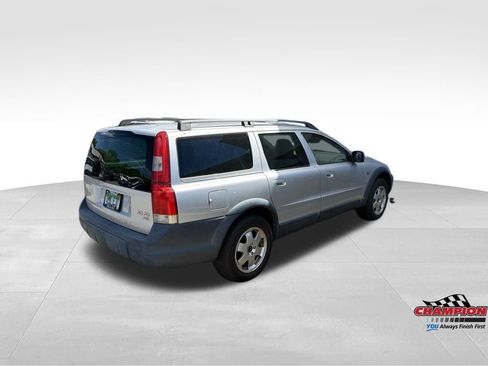 Used 2003 Volvo XC70 AWD/4WD image 4