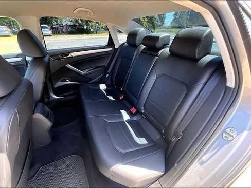 Used 2014 Volkswagen Passat 1.8T Wolfsburg Edition FWD image 21