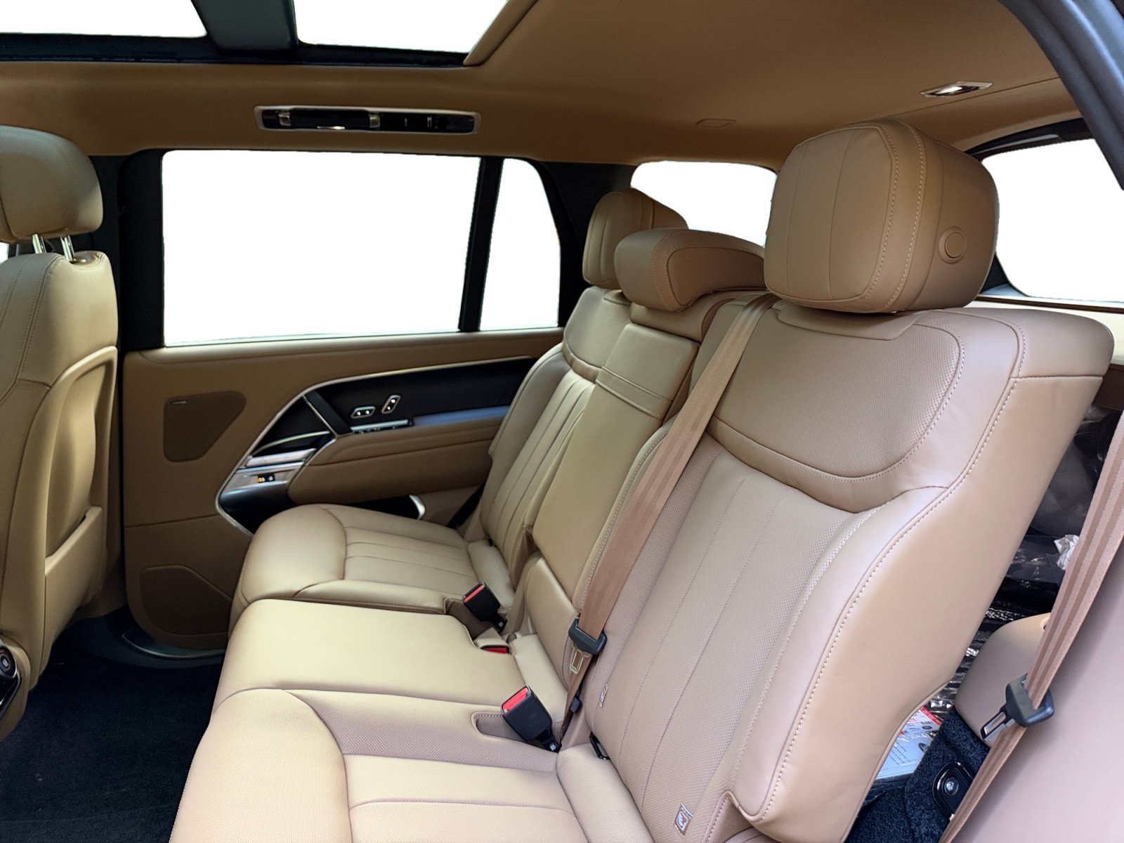 New 2027 Land Rover Range Rover Long Wheelbase SE AWD/4WD image 16