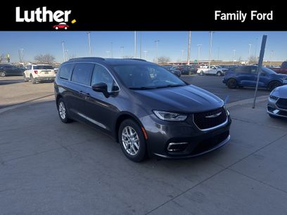 Used 2022 Chrysler Pacifica Touring-L