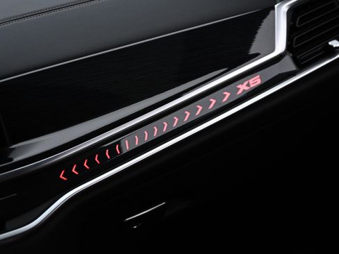 Certified 2024 BMW X5 xDrive50e w/ Executive Package image 25