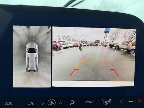 New 2026 Chevrolet Traverse LT w/ Driver Confidence Package AWD/4WD image 23