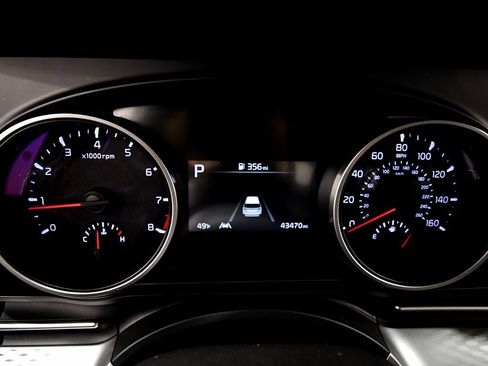 Certified 2024 Kia Carnival LX image 23