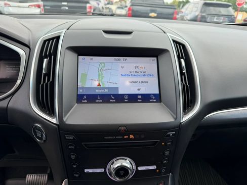 Used 2019 Ford Edge Titanium w/ Cold Weather Package AWD/4WD image 18