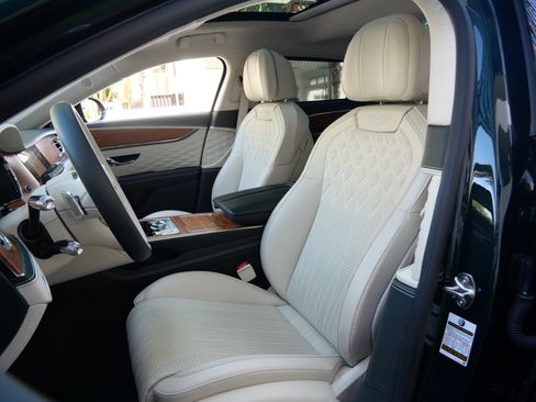 Used 2024 Bentley Flying Spur Azure image 20