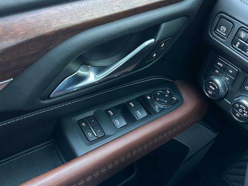 Used 2024 GMC Yukon XL Denali Ultimate image 37