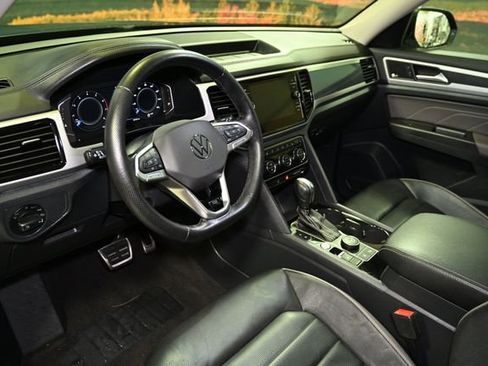 Used 2022 Volkswagen Atlas SEL Premium image 24