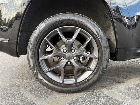 Used 2019 Jeep Grand Cherokee Limited X image 9