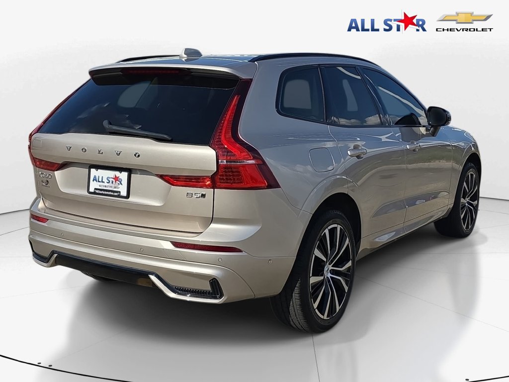 Used 2025 Volvo XC60 B5 Plus w/ Protection Package AWD/4WD image 3