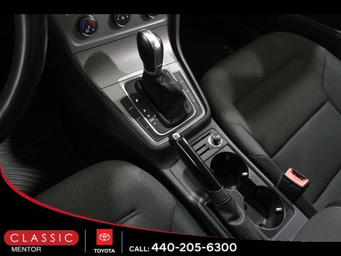 Used 2016 Volkswagen Golf S FWD image 13