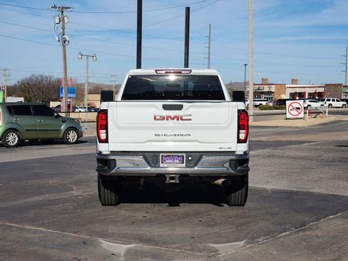 Used 2022 GMC Sierra 2500 SLE w/ SLE Convenience Package image 9