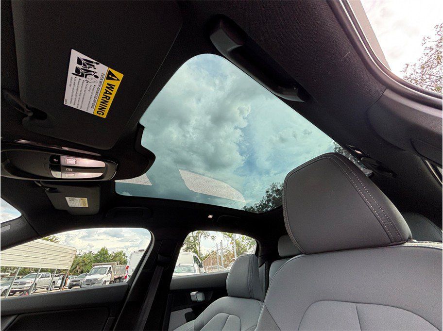 Used 2022 Polestar Polestar 2 w/ Plus Package AWD/4WD image 36