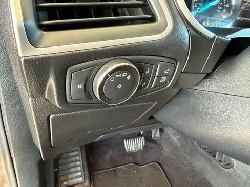 Used 2019 Ford Edge SEL w/ Equipment Group 201A FWD image 15