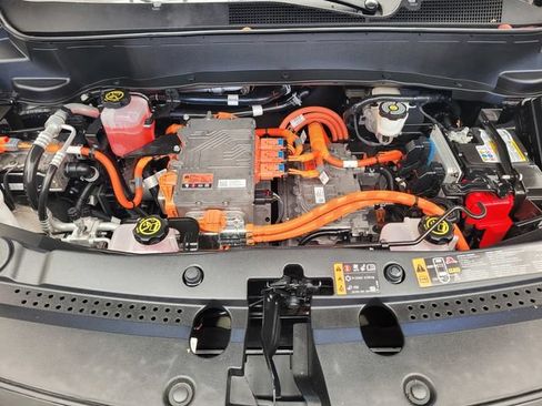 Used 2023 Chevrolet Bolt EUV Premier w/ Sun & Sound Package FWD image 34
