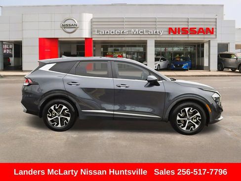 Used 2023 Kia Sportage EX FWD image 2