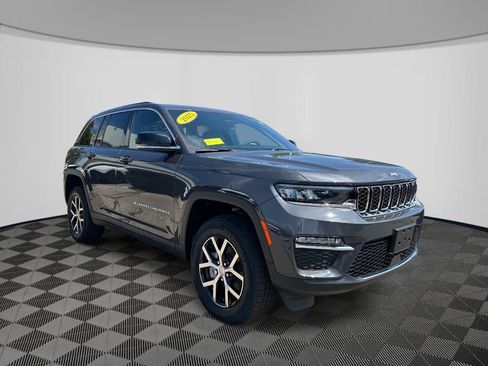 Certified 2025 Jeep Grand Cherokee Limited AWD/4WD image 8