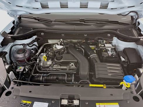 New 2026 Volkswagen Taos SE image 29