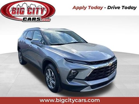 Used 2024 Chevrolet Blazer LT w/ Convenience Package FWD image 1