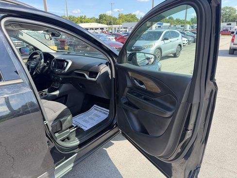 Used 2020 GMC Terrain SLE w/ Driver Convenience Package FWD image 9