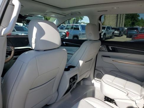 New 2026 Buick Enclave Avenir w/ Super Cruise Package FWD image 10