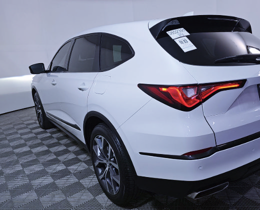 Used 2024 Acura MDX w/ Technology Package FWD image 9