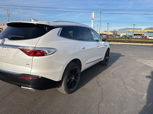 Used 2023 Buick Enclave Essence w/ Experience Buick Package image 6