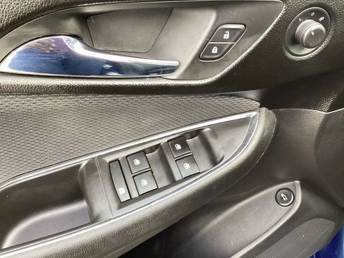 Used 2019 Chevrolet Cruze LT w/ Convenience Package image 21