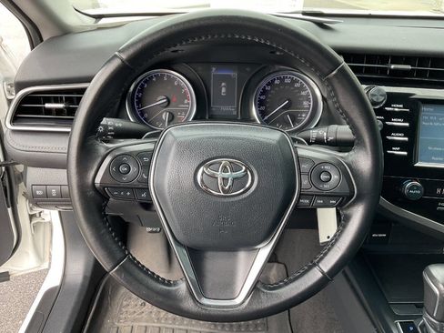 Used 2019 Toyota Camry SE FWD image 17