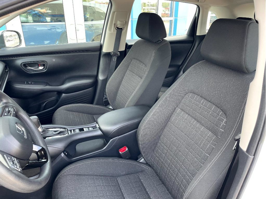 Used 2024 Honda HR-V LX image 11