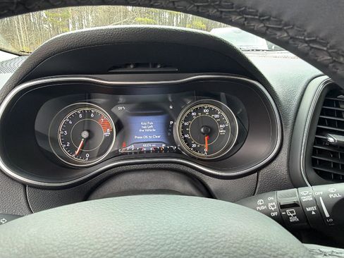 Used 2022 Jeep Cherokee Trailhawk w/ Sound & Nav Group image 29