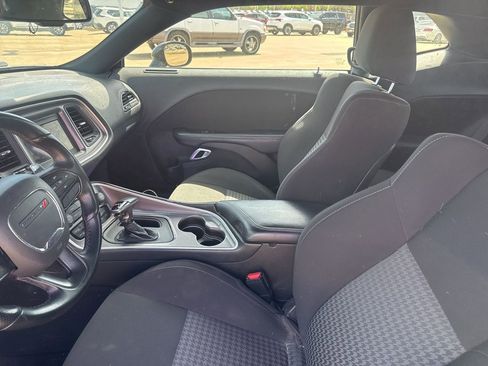 Used 2022 Dodge Challenger GT image 37