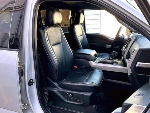 Used 2015 Ford F150 Lariat image 9