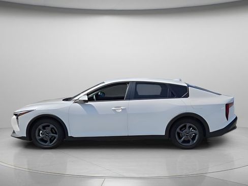 Certified 2026 Kia K4 FWD image 3