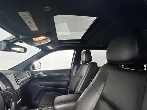 Used 2022 Jeep Grand Cherokee Limited image 21