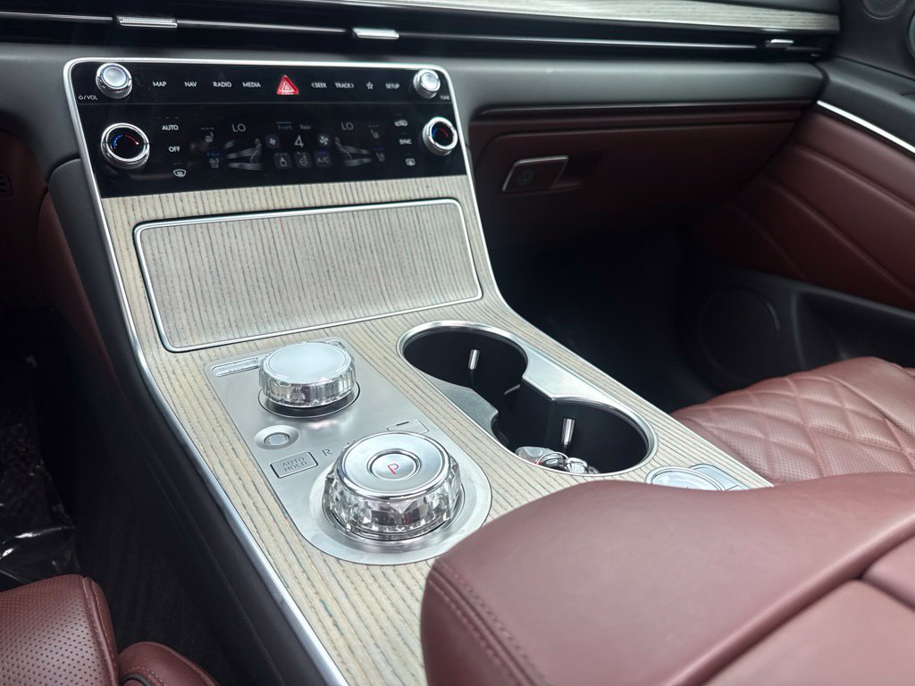 Certified 2025 Genesis GV80 3.5T Prestige AWD/4WD image 23