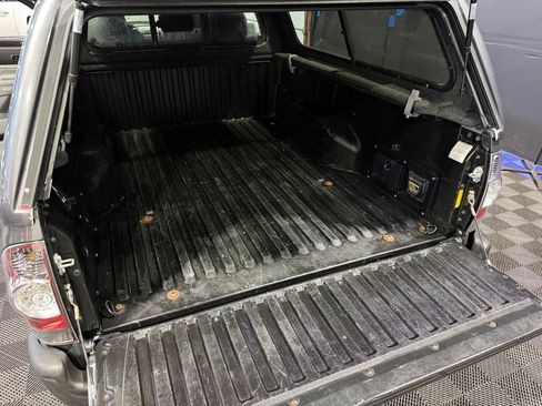 Used 2011 Toyota Tacoma 4x4 Double Cab w/ TRD Sport Pkg w/JBL Audio image 9