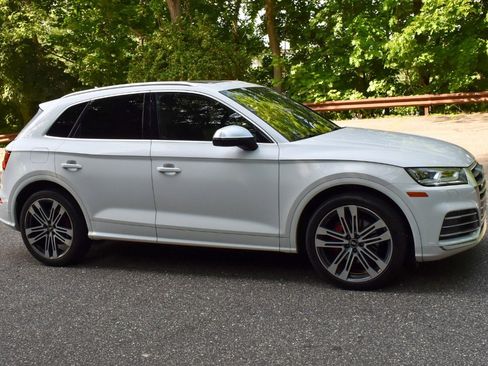 Used 2020 Audi SQ5 Premium Plus w/ Premium Plus Package AWD/4WD image 10
