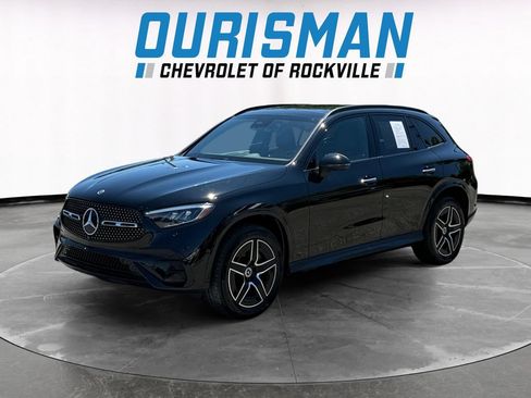 Used 2025 Mercedes-Benz GLC 300 4MATIC image 2