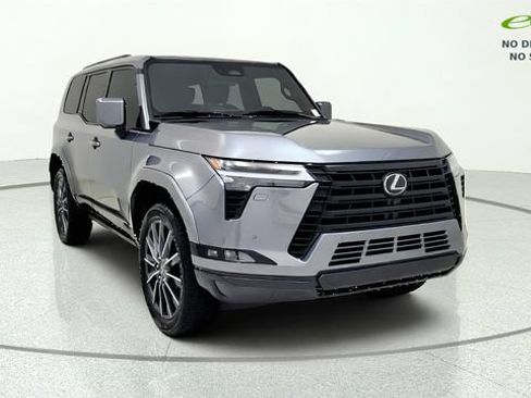 Used 2026 Lexus GX 550 w/ Accessory Package (2T) AWD/4WD image 2