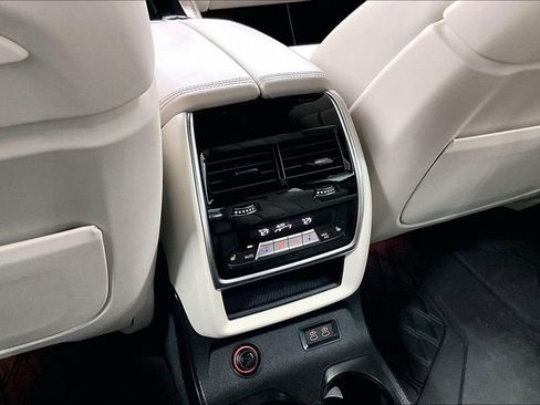 Used 2020 BMW X7 M50i image 31