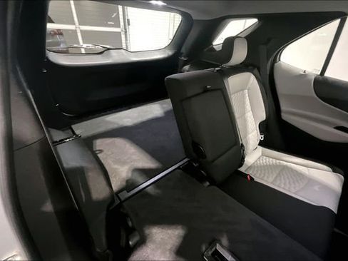 Used 2018 Chevrolet Equinox LS image 27